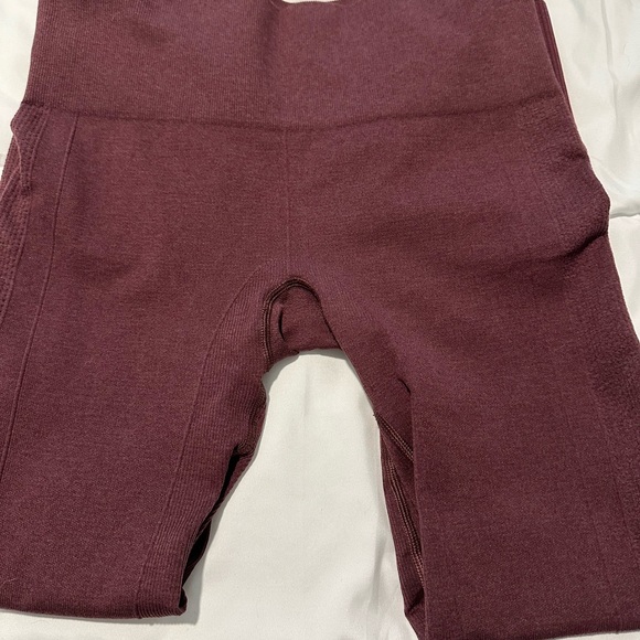 lululemon athletica Maroon Leggings - Picture 1 of 5